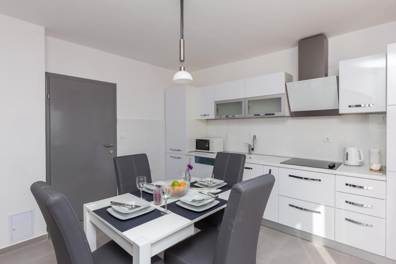 Apartments Villa Enzian ムリニ エクステリア 写真
